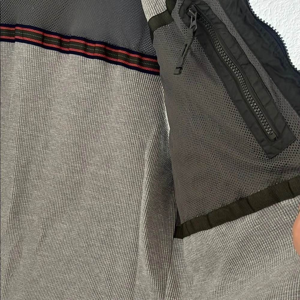 GAP Men's Dark Gray Vest